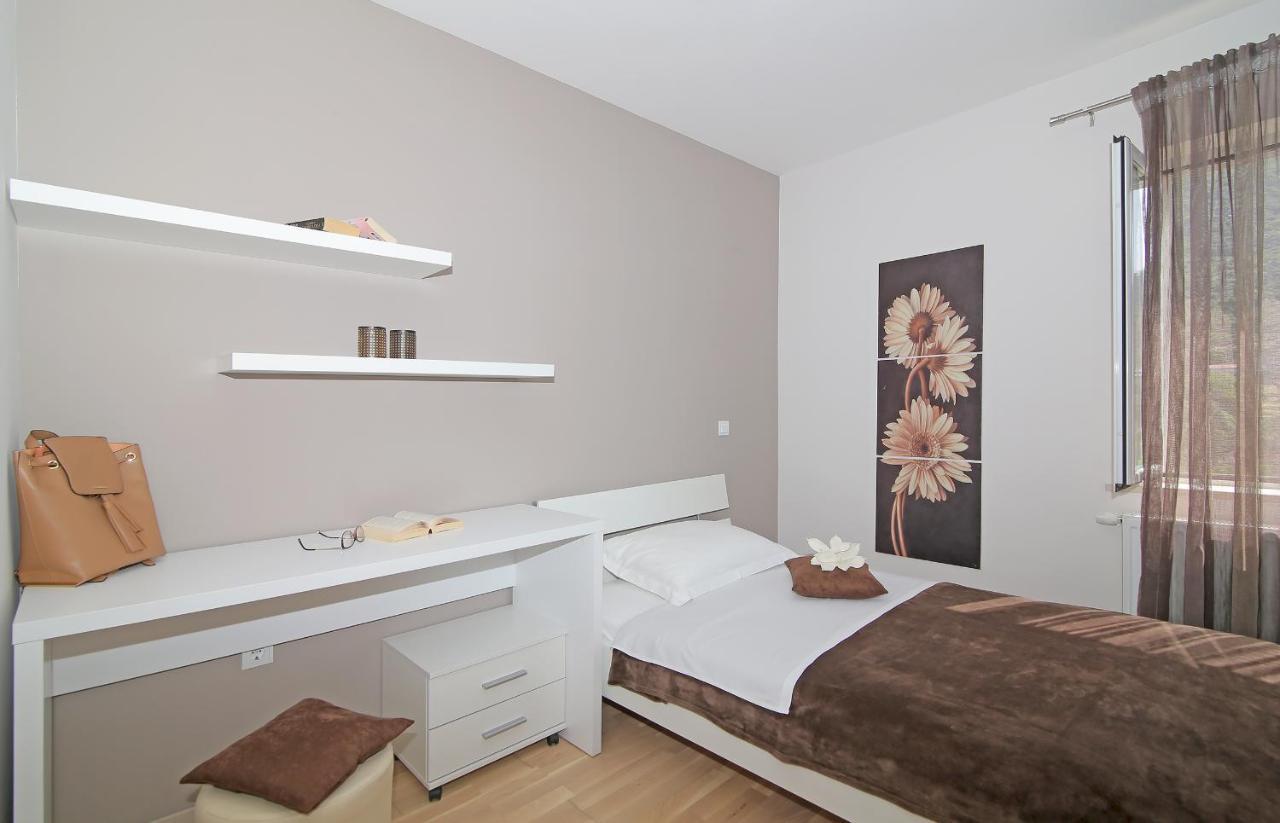Apartment Moretic Gromaca 外观 照片